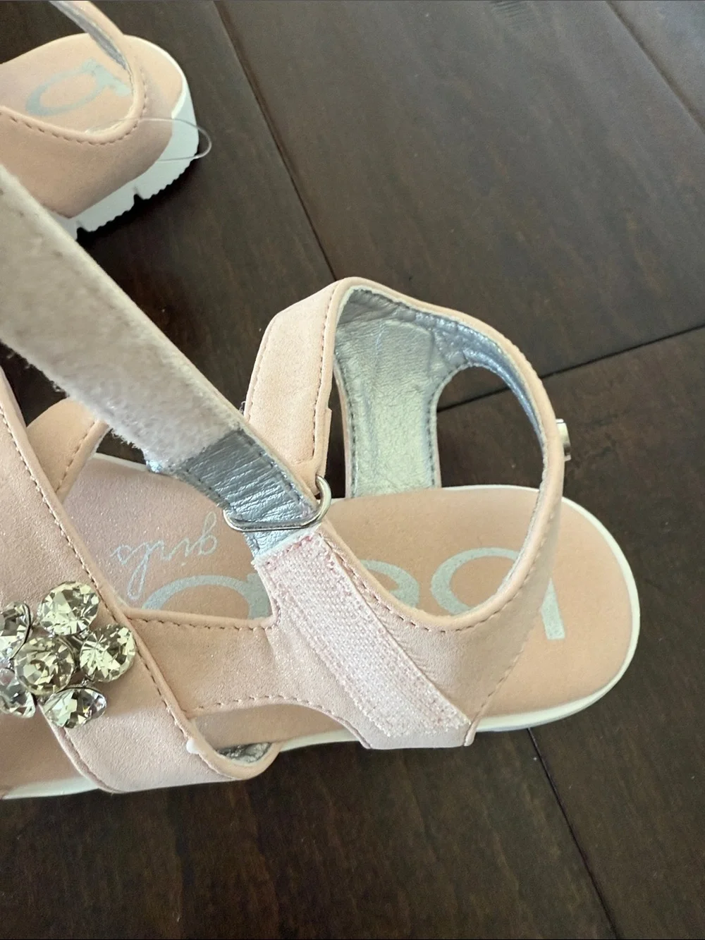 NWOT Toddler Girls Bebe Pink Crystal Flower Cross-Strap Sandals